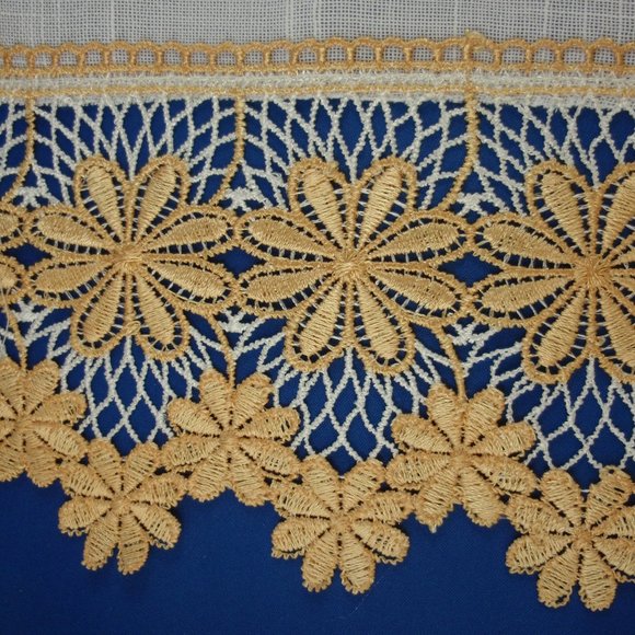 NEW Tablecloth YELLOW DAISY LACE Linen-look Square - Picture 2 of 4